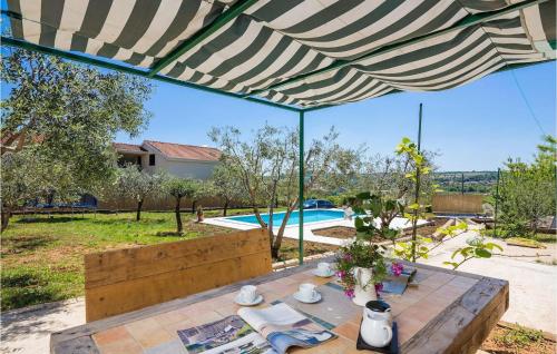 Bassein majutusasutuses Villa Posedarje või selle lähedal