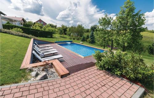 Bazén v ubytovaní Three-Bedroom Holiday Home In Starjak alebo v jeho blízkosti