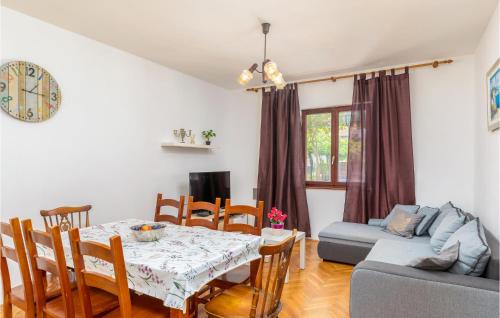Cozy Apartment In Pula