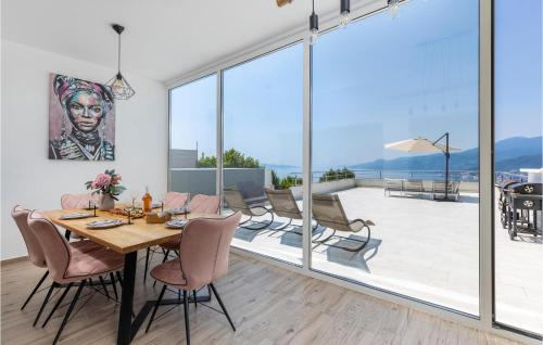 2 Bedroom Cozy Apartment In Rijeka