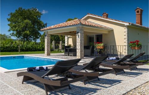 Πισίνα στο ή κοντά στο Villa Elanna