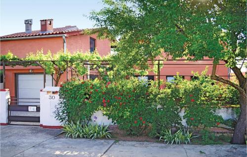 Studio Apartment In Valbandon