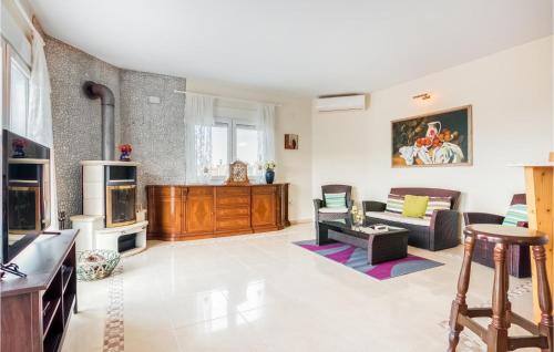 Beautiful Home In Dénia