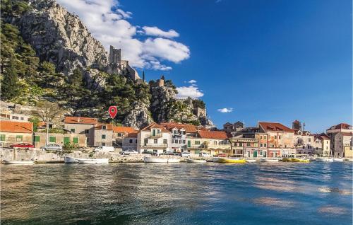 3 Bedroom Lovely Apartment In Omis
