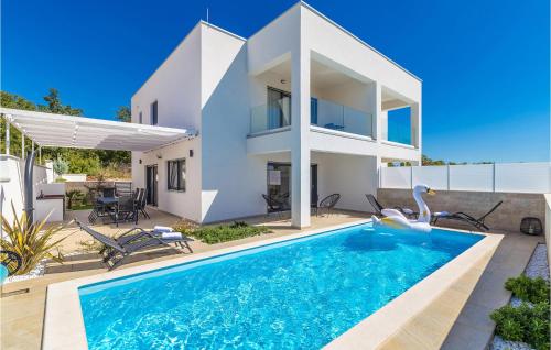 3 Bedroom Gorgeous Home In Linardici