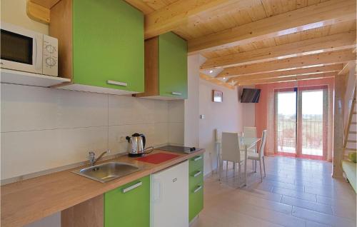 1 Bedroom Lovely Apartment In Pula