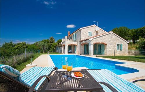 Πισίνα στο ή κοντά στο Villa Tanais