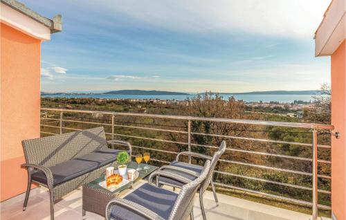 Beautiful Home In Kastel Luksic