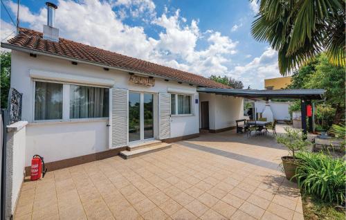 Gorgeous Home In Rovinj With Wifi