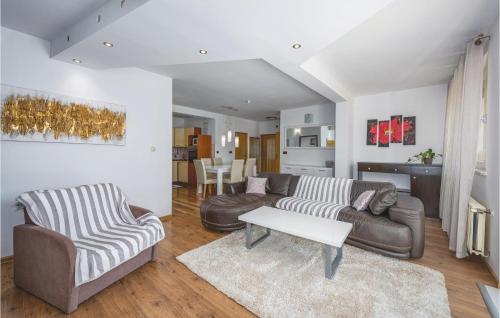 Gorgeous Home In Rovinj With Wifi