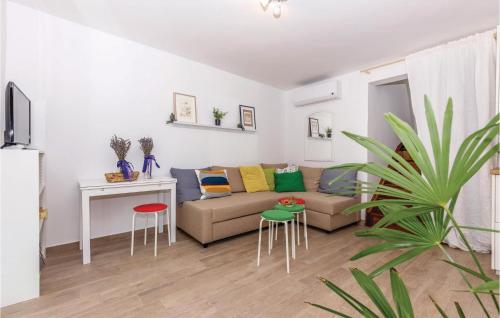3 Bedroom Nice Home In Crikvenica