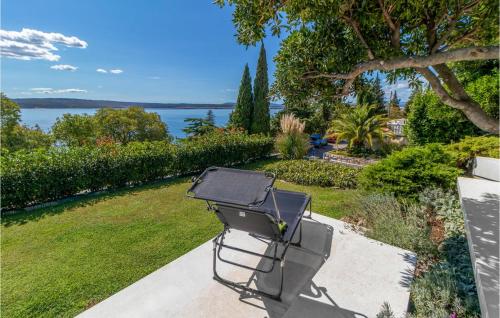 2 Bedroom Nice Apartment In Crikvenica