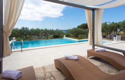 Πισίνα στο ή κοντά στο Villa Jure