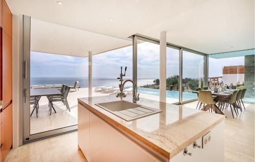 Luxurious Home In Granada