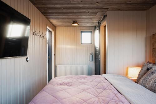 Gallery image of Relaxing cabin with a hot tub and sauna in south coast of Iceland in Kerhraun