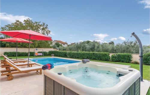 Amazing Home In Krnica With Wifi