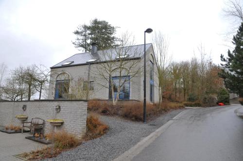 a house on the side of a road at Résidence Durbuy in Durbuy