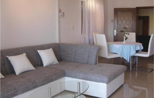 Two-Bedroom Apartment In Rabac