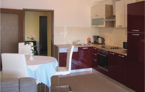 Two-Bedroom Apartment In Rabac