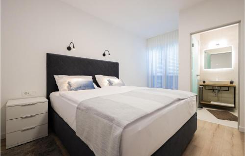 Gorgeous Apartment In Zadar
