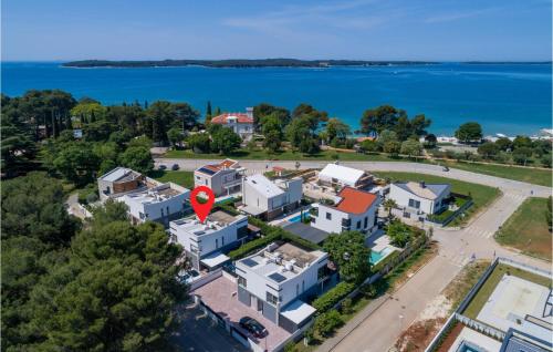 Gorgeous Home In Fazana With Wifi