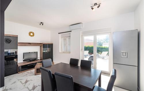 Amazing Home In Bibinje