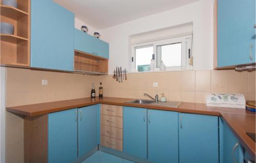 3 Bedroom Beach Front Home In Rogoznica
