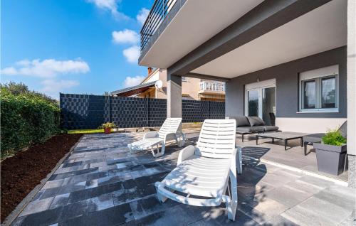 Amazing Home In Bibinje