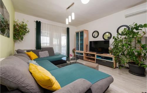 Two-Bedroom Apartment In Bibinje