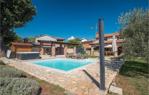Awesome Home In Porec