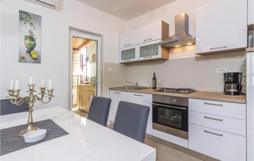 Amazing Home In Rovinj With Wifi