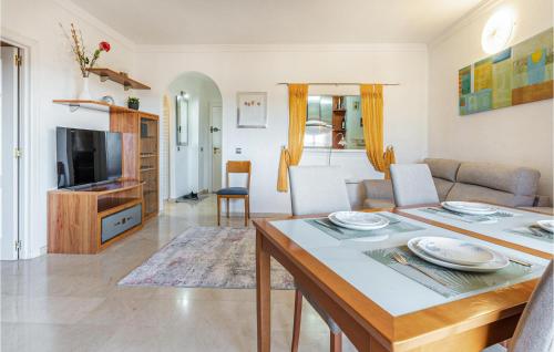 Gorgeous Apartment In Estepona