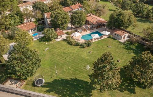 Stunning Home In Tinjan With Sauna