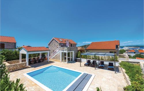 Bazén v ubytovaní Holiday Home Betina 34 With Outdoor Swimmingpool alebo v jeho blízkosti