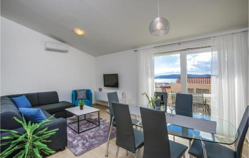 Two-Bedroom Apartment In Kastel Gomilica