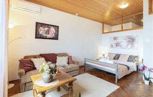1 Bedroom Beach Front Apartment In Podstrana