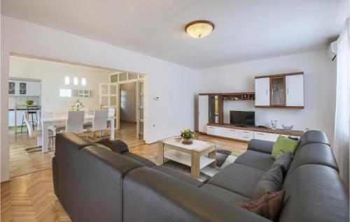 Holiday Home Labin Presika