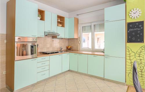 Pet Friendly Apartment In Podstrana With Wifi