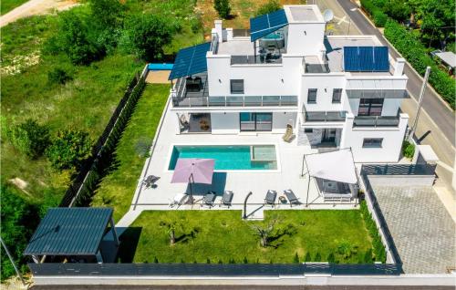 Stunning Home In Porec
