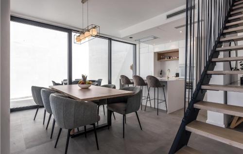 Awesome Home In Sibenik