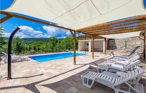 1 Bedroom Lovely Apartment In Rakovica