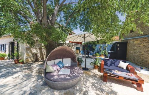 Vonkajšia záhrada v ubytovaní Two-Bedroom Holiday Home In Pridraga