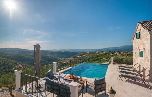 Beautiful Home In Postira