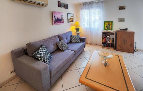 Istumisnurk majutusasutuses Beautiful Home In Nébian With Wifi