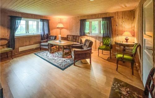 Χώρος καθιστικού στο Nice Home In Sagstua With Lake View