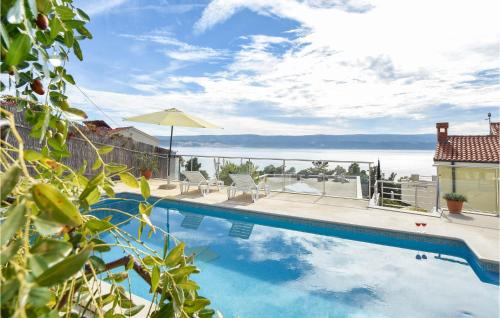 Three-Bedroom Apartment In Lokva Rogoznica