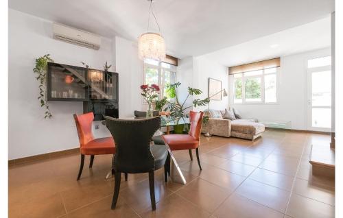 Stunning Home In Conil De La Frontera