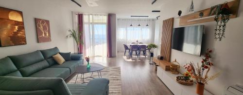 Green Apartment