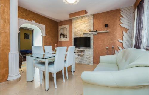 Apartment Porec 80 With Outdoor Swimmingpool
