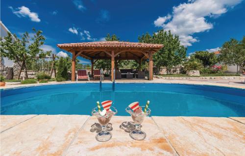 Two-Bedroom Holiday Home In Zemunic Gornji